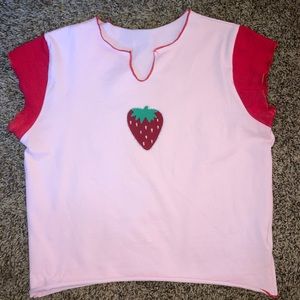 Pink strawberry crop top 🍓